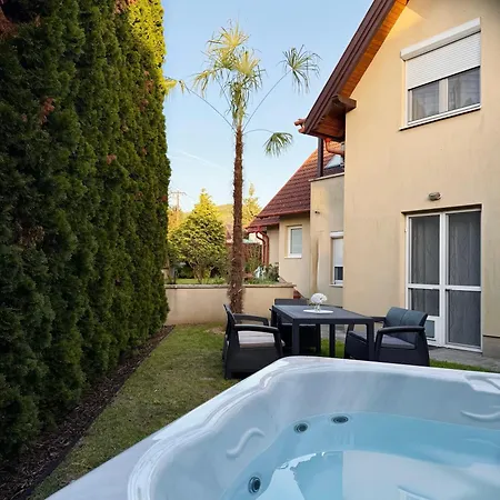 Galagonyas * Estergon